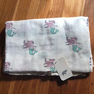 Monica & Andy Muslin Swaddle / Blanket